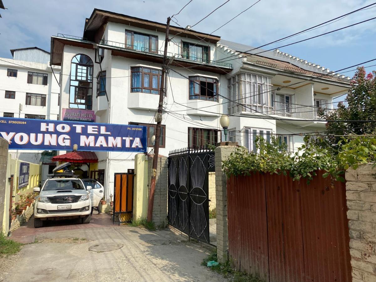 Hotel Young Mamta Srinagar  Exterior photo